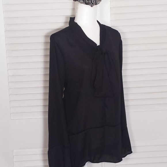 NWT Black Sheer with Loose Bow - Picture 3 of 3